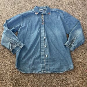 Vintage 80s 90s Embroidered Collar Light Blue Denim Button-Up Shirt capacity M
